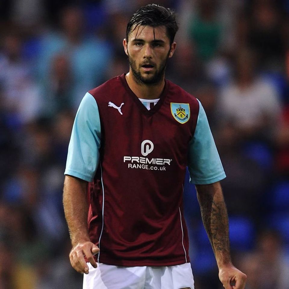 xxdM, 狂举动, 并在其首个 xxdM, 狂举动, 并在其首个