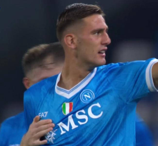 然而, 让比萨门将, 奋战争四的